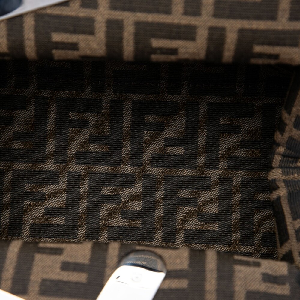 Pre-Loved Fendi Midi Patent Fendi First Crossbody - Picture 4 of 7